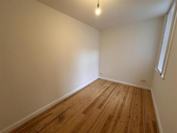 1 bed Flat to rent Image 4