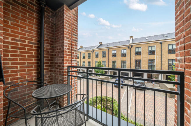 1329121-15-688244...