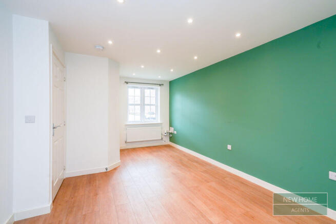 2 bed Semi-Detached for sale Image 4