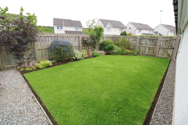 SIDE GARDEN
