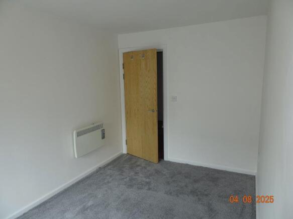 2 bed Apartment to rent Image 5