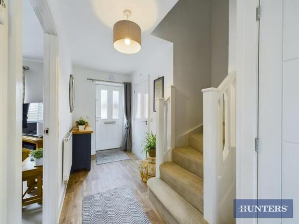4 bed House to rent Image 5