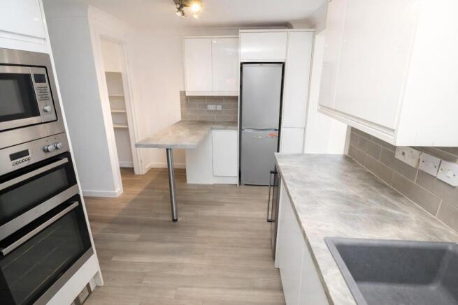 Kitchen / Breakfast Area