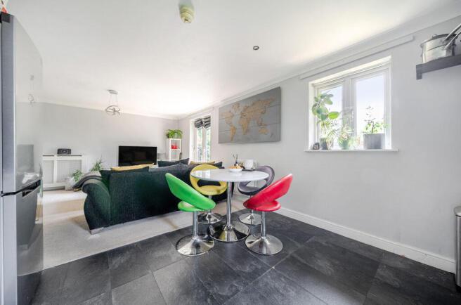 Dining and lounge