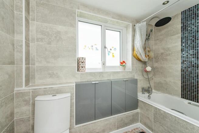 3 bed Detached for sale Image 12