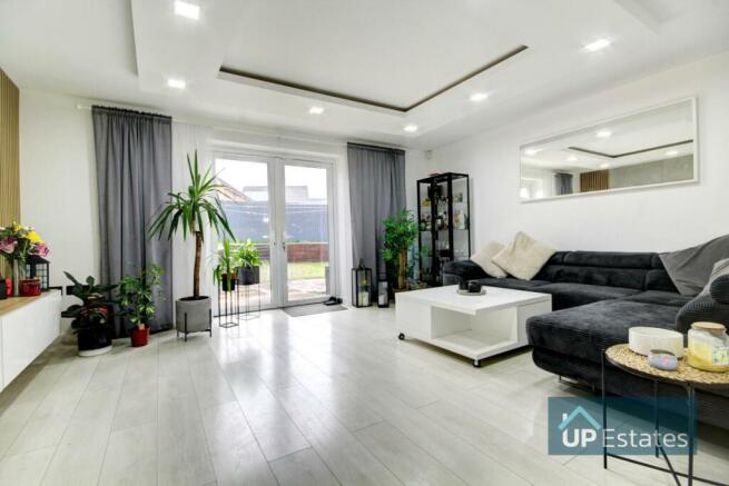 FAMILY LIVING ROOM