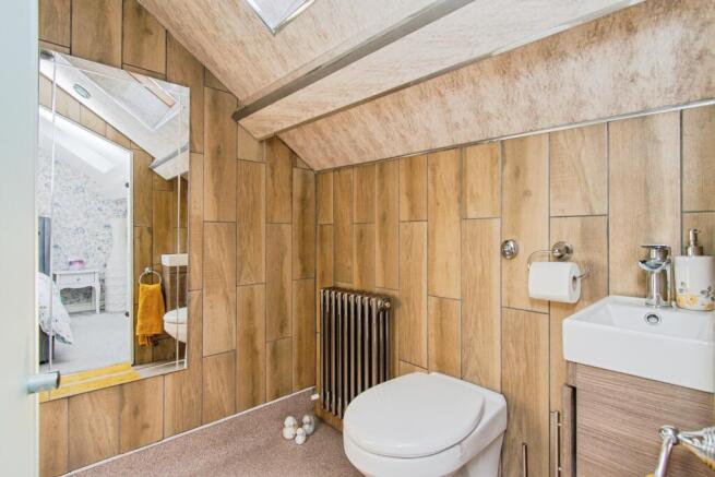 3 bed Terraced for sale Image 11