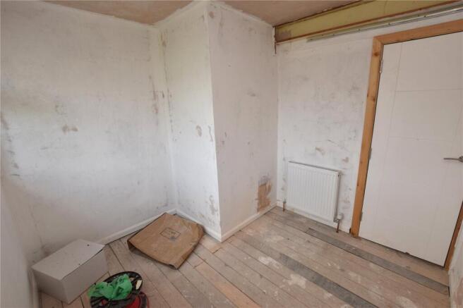 5 bed Semi-Detached for sale Image 8