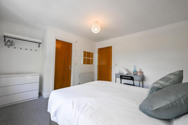3 bed Apartment for sale Image 7