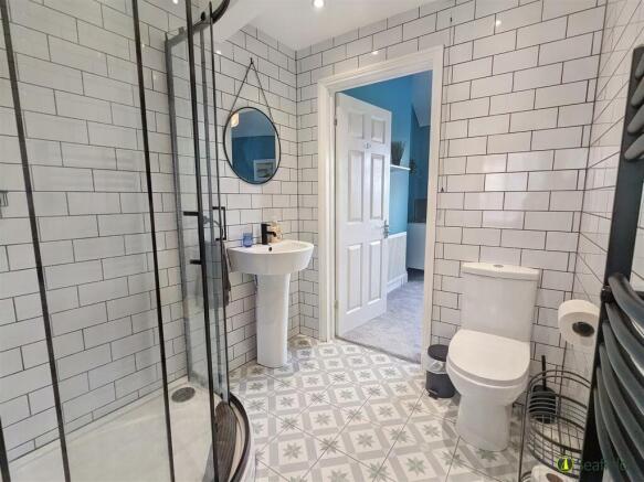 Jack and Jill Ensuite