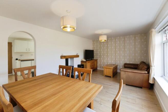 3 bed Semi-Detached for sale Image 11