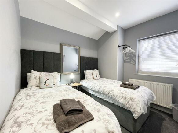 2 bed Apartment for sale Image 4