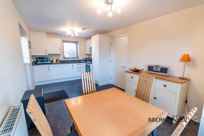 1 Lavender Close, New Ollerton, Newark, Nottinghamshire NG22 9GB photo 4