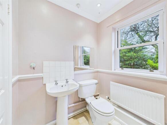 4 bed Detached for sale Image 10