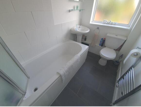 580 Spring Road bathroom.JPG