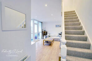 52, Midway House, Manningford Close, London EC1V 7HP