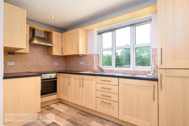 2 bed Apartment for sale Image 4