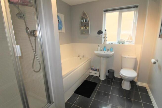 FAMILY BATHROOM