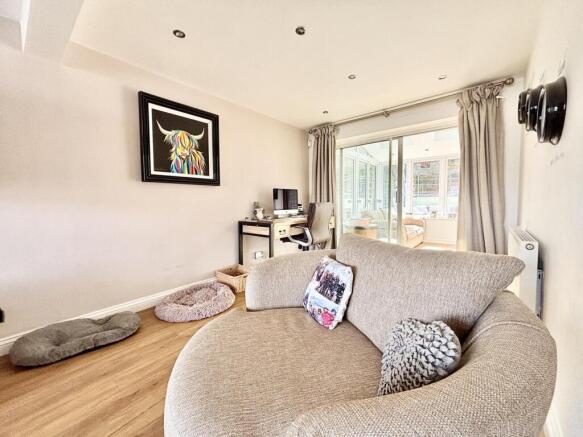 4 bed Detached for sale Image 3