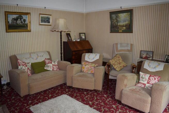 11 living room1.JPG