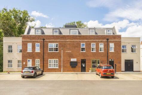 Jubilee Gardens, Weybridge