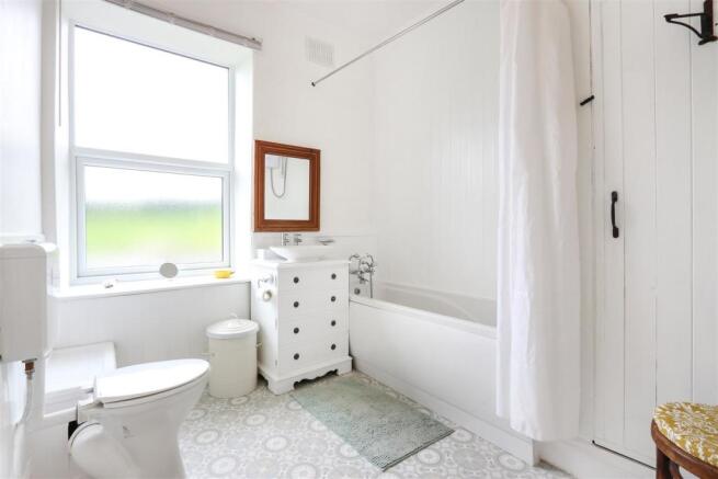 Bathroom.jpg