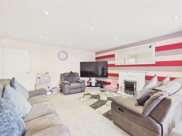 3 bed Semi-Detached for sale Image 5