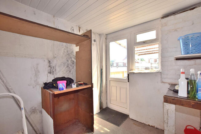 3 bed Semi-Detached for sale Image 12