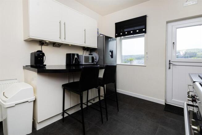 4 bed Semi-Detached for sale Image 7