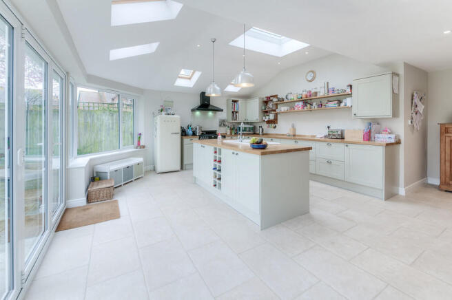Kitchen/Breakfast...