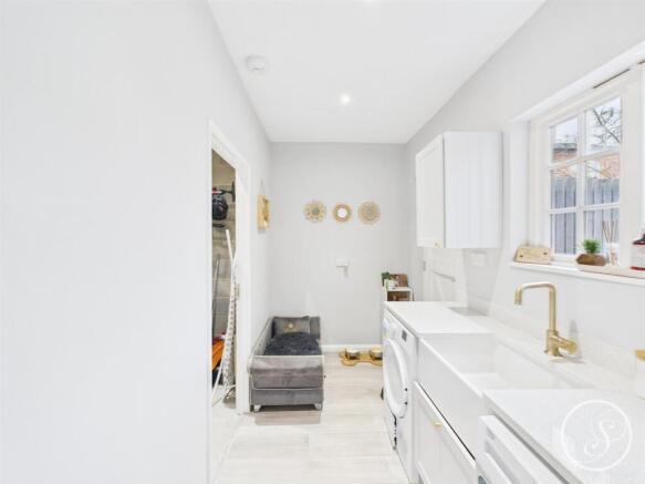 4 bed Detached for sale Image 12