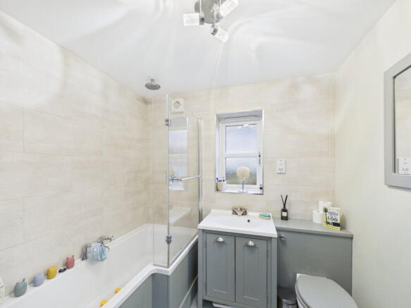 4 bed Detached for sale Image 8