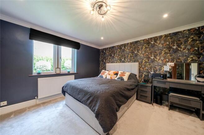 4 bed Detached for sale Image 6