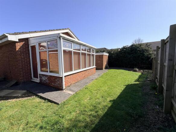 2 bed Detached Bungalow for sale Image 8