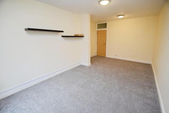 ed32a335-Lounge 2...