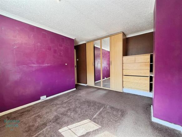 3 bed Semi-Detached for sale Image 10