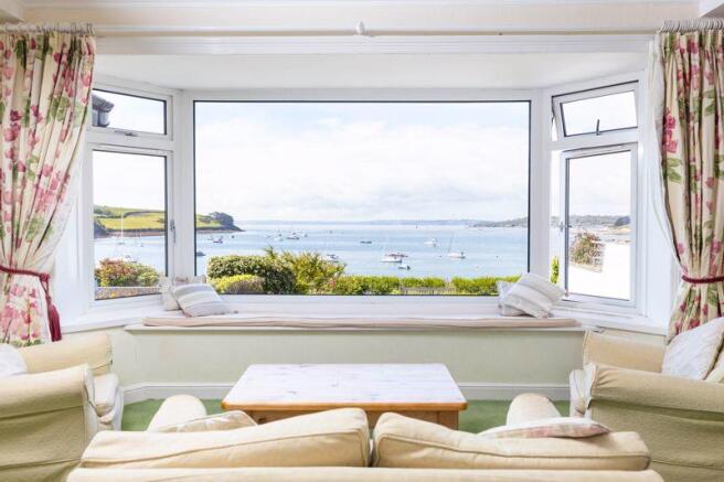 Lounge Views