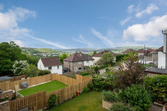 4 bed Detached for sale Image 5
