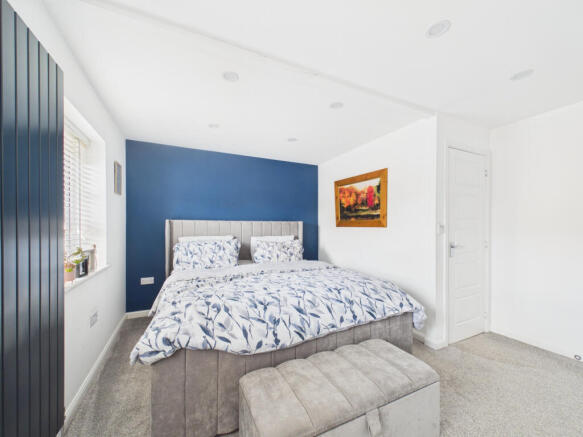 2 bed Semi-Detached for sale Image 11