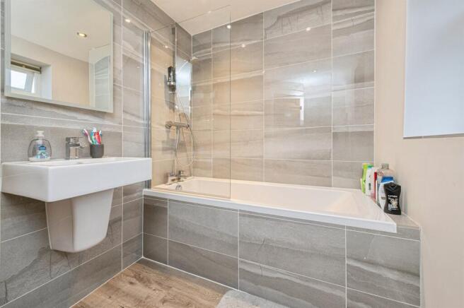 2 bed Semi-Detached for sale Image 8