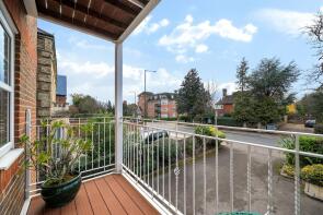 Flat 6, 45 Langton Court, The Ridgeway, Enfield EN2 8PD