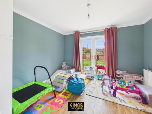 4 bed Detached for sale Image 9