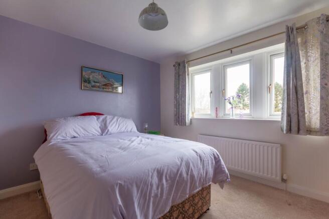 4 bed Detached for sale Image 10