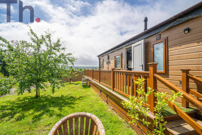 Decked Area & surrounding communal gardens