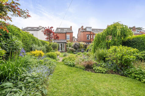 Gledhow Wood Avenue, Roundhay, Leeds, LS8