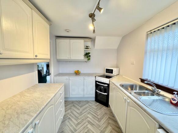 Crummock Gardens, Beith  kitchen pic