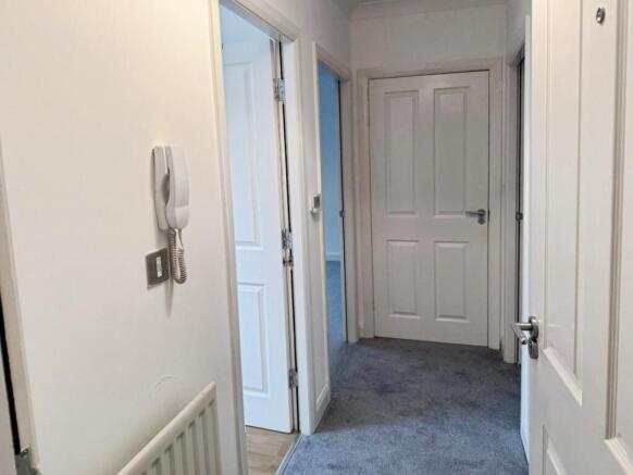 2 bed Flat to rent Image 8