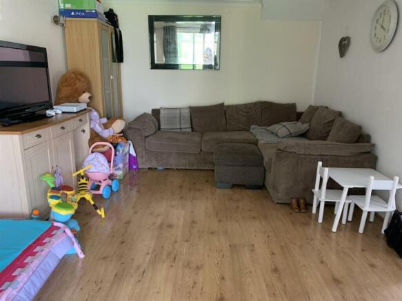 Lounge..jpg
