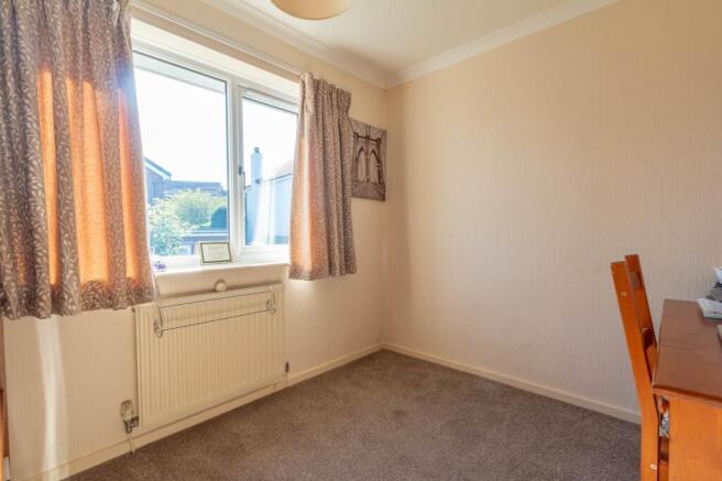 4 bed Semi-Detached for sale Image 12