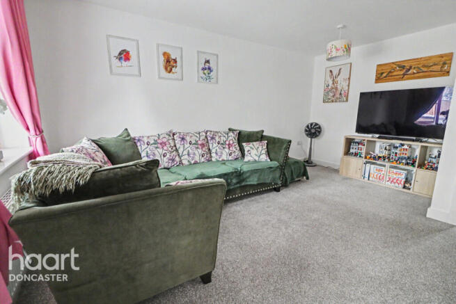 3 bed Semi-Detached for sale Image 7